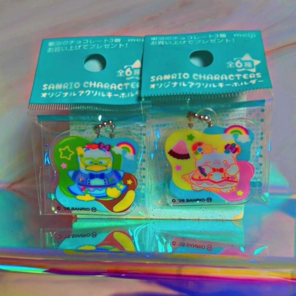 Brand New Bandai Sanrio Characters Charapaki Acrylic Keychain Set